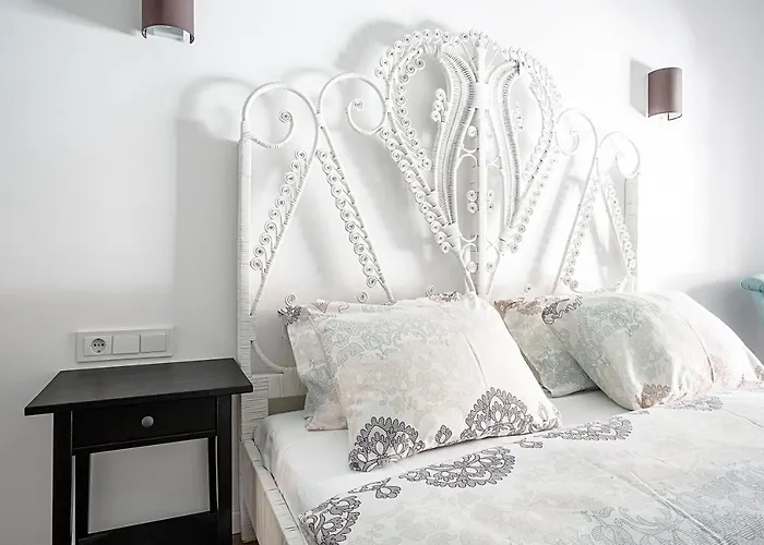 Apartment Baron's Arthouse